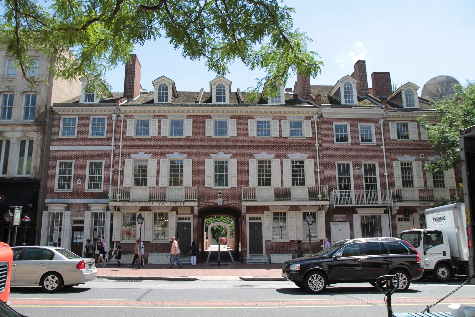 Benjamin_Franklin_s_house_and_museum_Philadelphia_1.jpg