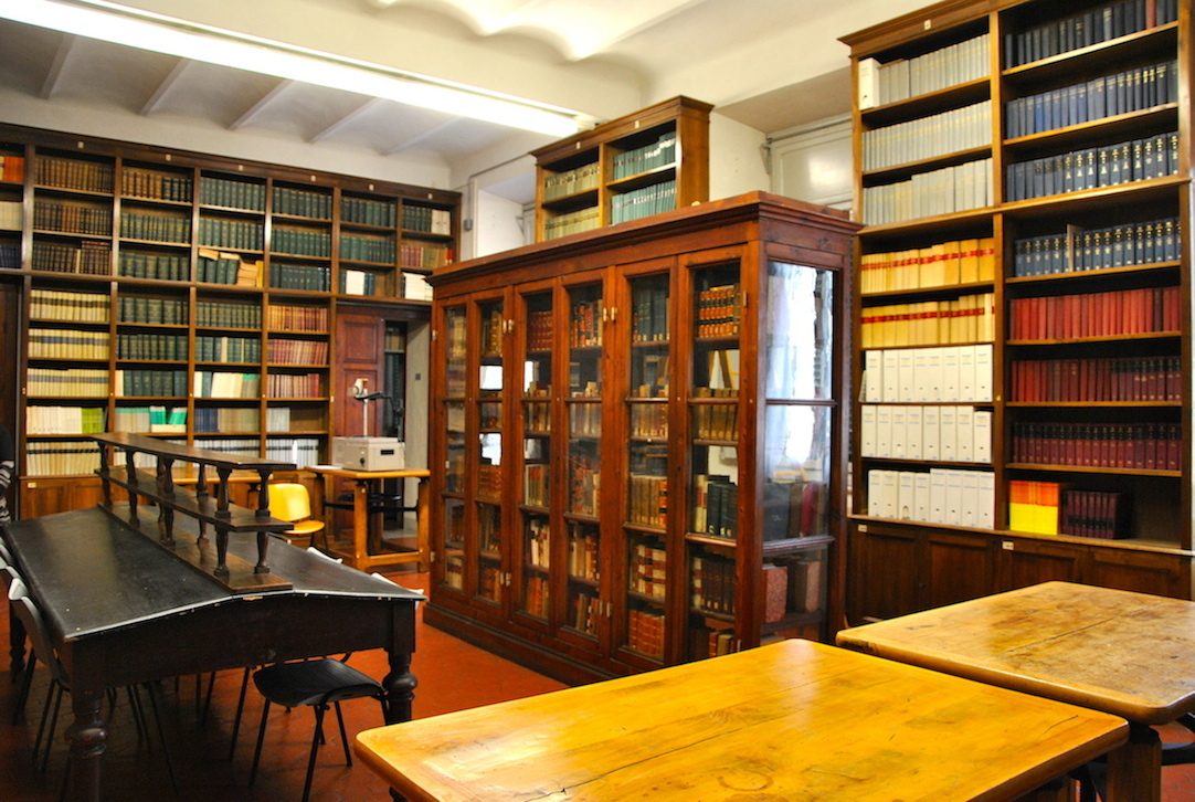 biblio1.JPG