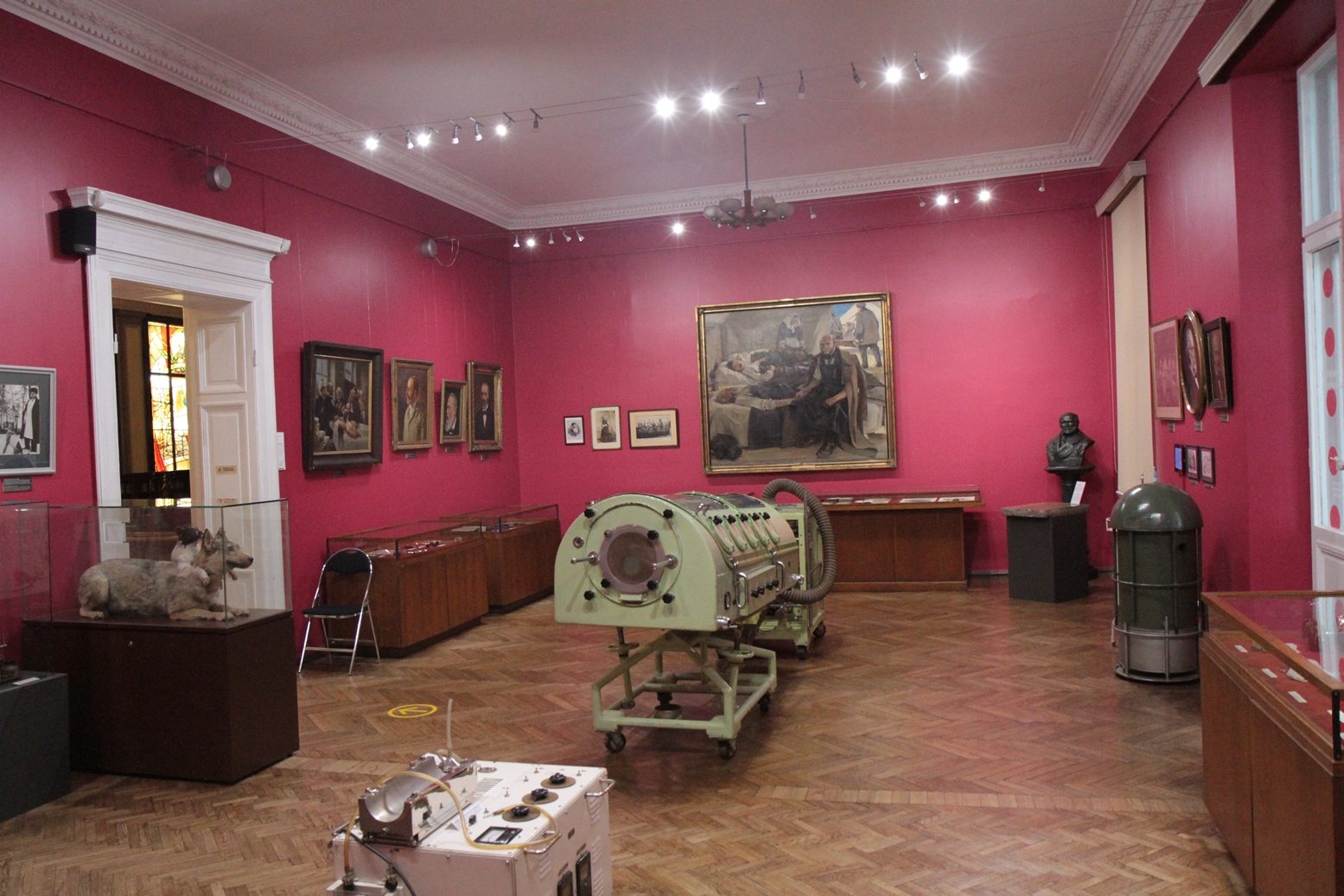 Iron_Lungs_56_Pauls_Stradins_Medicine_History_Museum_Riga_3.jpg.JPG