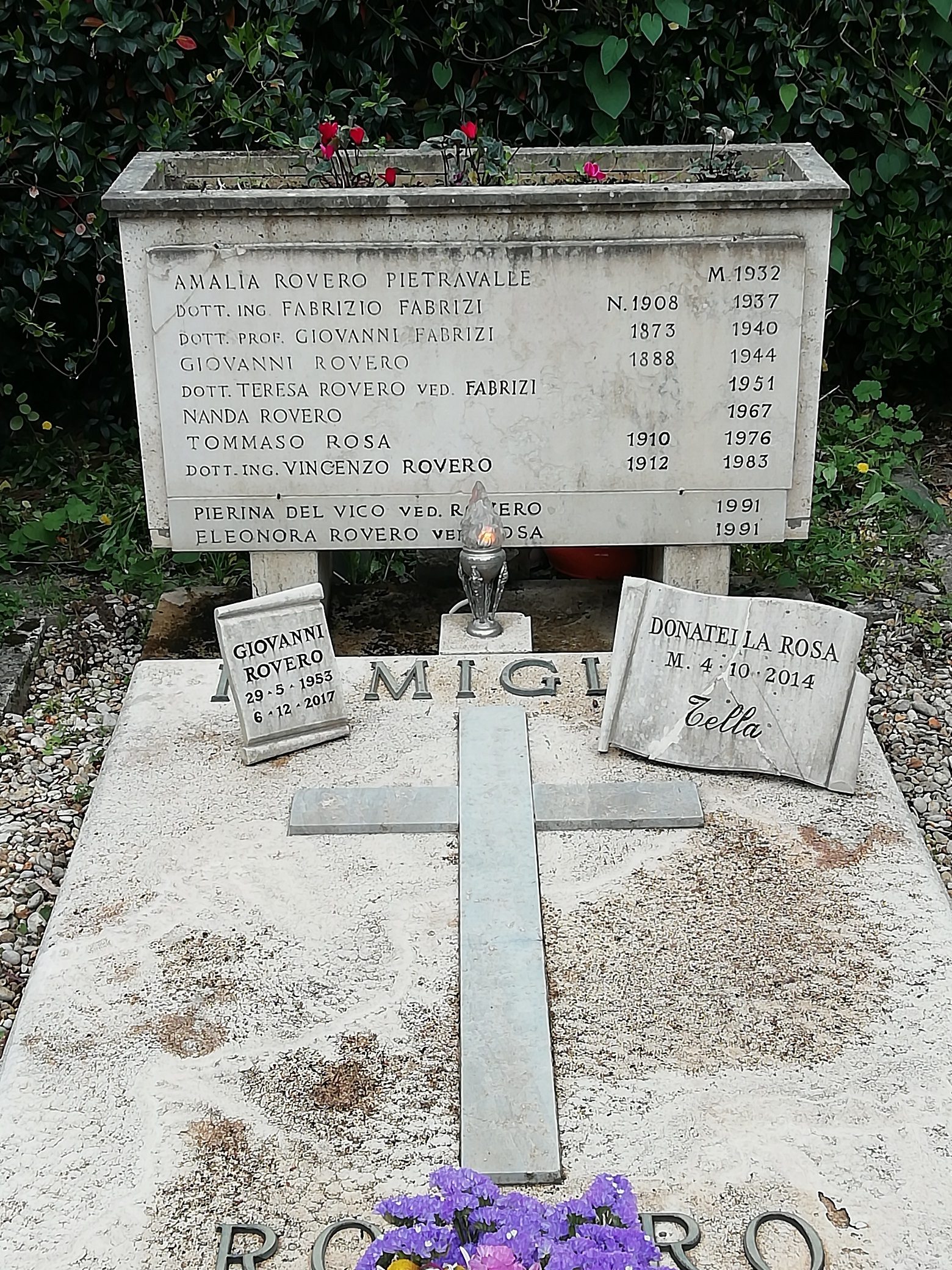 Teresa_Rovero_s_Tomb_Verano_Cemetery_Rome_1.jpg